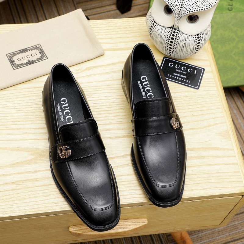 G*u*i leather shoes